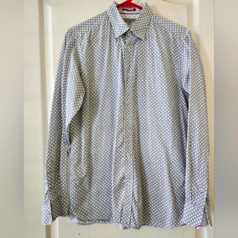Ted Baker Size 4 Blue and White Casual Button Down Shirt.